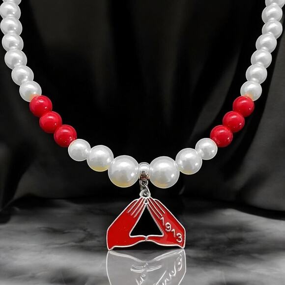 Delta Sigma Theta Necklace Red and White Pearls with Logo - Picture 1 of 3
